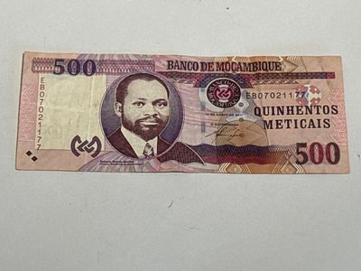 A 500 metical banknote from Mozambique, dated 2011.