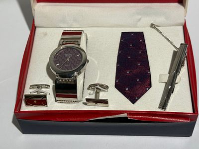 פריט 125. סט אביזרי חתן, M. Wish Collection, באריזה מקורית.