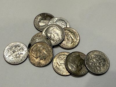 לוט של מטבעות אמריקאיים בערך נקוב של 10 סנט (Dime) מסדרת Roosevelt Dime.