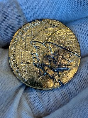 מדליה הנושאת את דיוקנאותיהם של יצחק רבין ומשה דיין, שניים מהמפקדים והמנהיגים הבולטים בתולדות 