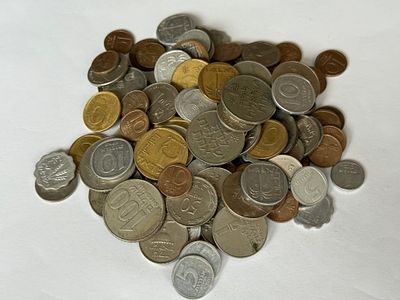 אוסף מטבעות ישראל. 
הפריטים לא נבדקו וייתכנו מציאות והפתעות. נמכר כמות שהוא (As Is).