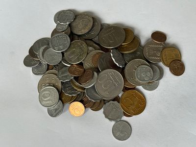 אוסף מטבעות ישראל. 
הפריטים לא נבדקו וייתכנו מציאות והפתעות. נמכר כמות שהוא (As Is).