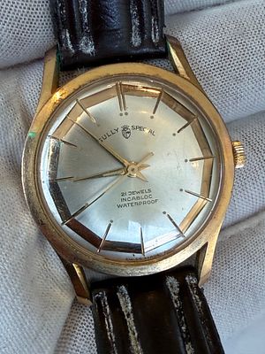 Vintage Swiss wristwatch by Guilly Special, featuring a quality mechanical movement with 21 