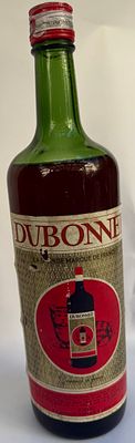 בקבוק ישן וסגור של דובונה (Dubonnet), אפריטיב צרפתי קלאסי ("La Grande Marque de France"), תוצרת 