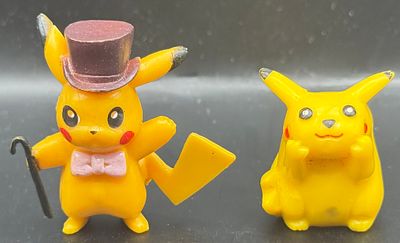 Lot of 2 mini PVC figures of "Pikachu" from Nintendo/Game Freak's Pok&eacute;mon franchise. First: 