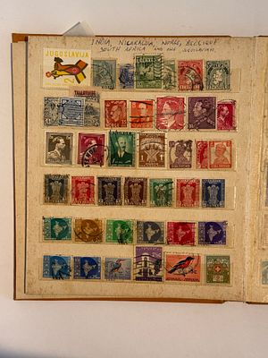 stockbook album filled with used pictorial stamps 
Condition: used/canceled, mounted in album. 