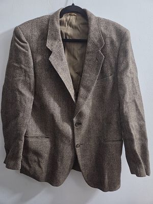 Vintage Italian Herringbone Tweed Jacket – Venezia, Made in Italy 
A men’s two-button sports 
