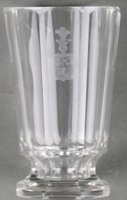 Стакан с гербом дворянского рода Башмаковых. Российская империя. Конец XIX века. Высота: 