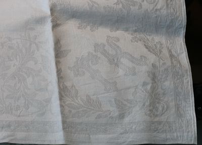 [Из обихода Княжны императорской крови Татьяны Константиновны]. Салфетка банкетная с вензелем 