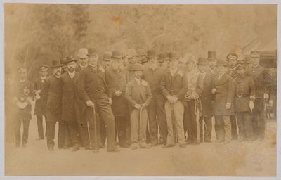 Цесаревич Николай Александрович со свитой и японскими официальными лицами. Российская империя 