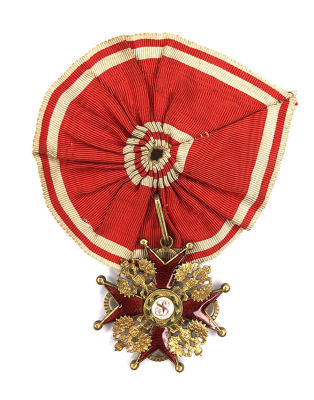 Ordenszeichen des Hl. Stanislaus 2. Klasse, auf der Rosette aus originalem Ordensband. Russische 