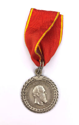 Medaille "F&uuml;r tadellosen Dienst bei der Gef&auml;ngniswache" mit Portrait des Kaisers Alexander III. A 