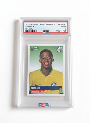 כדורגל - אנדריק הכישרון הגדול של ברזיל קלף רוקי במדי ברזיל קופה אמריקה מדורג 9 . כדורגל - אנדריק 