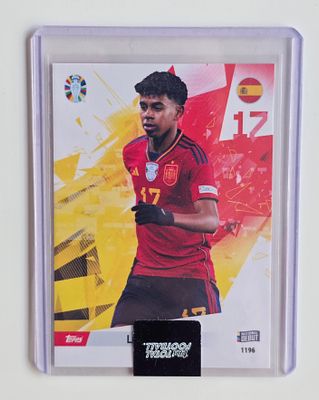 כדורגל - לאמין יאמאל קלף רוקי במדי ספרד הוצאת TOPPS . כדורגל - לאמין יאמאל קלף רוקי במדי ספרד 