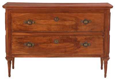 AN ELEGANT EIGHTEENTH CENTURY ITALIAN TWO DRAWER WALNUT COMMODE. An elegant Eighteenth century 