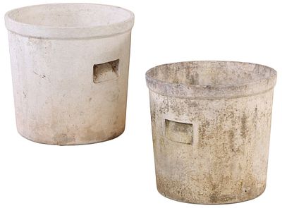 RARE PAIR OF ROUND FRENCH CAST STONE PLANTERS WITH INTEGRAL HANDLES DESIGNED BY WILLY GUHL C. Ra 
