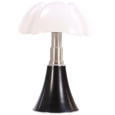 A TELESCOPIC "PIPISTRELLO" LAMP DESIGNED BY GAE AULENTI FOR MARTINELLI LUCE IN 1965. A 