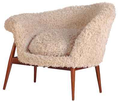 A FRIED EGG STYLE LOUNGE CHAIR AFTER THE DESIGN BY HANS OLSEN, UPHOLSTERED IN A SHAGGY FAUX FUR. 