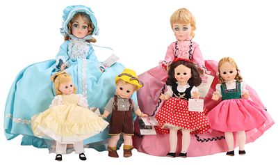 28 MADAME ALEXANDER DOLLS IN ORIGINAL BOXES, INCLUDING SOUND OF MUSIC AND LITTLE WOMEN DOLLS C. 2 