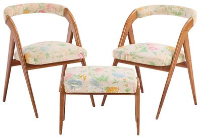 PAIR OF ITALIAN CHAIRS HAVING ANGULAR DESIGN IN THE MANNER OF GIO PONTI C 1950 ALONG WITH A. Pair 