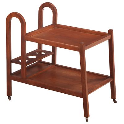 FRENCH OAK BAR CART C 1940. French oak bar cart C 1940. Ht: 31.5" Wd: 30.25" Dpth: 19.5" 