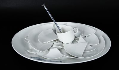 Uecker, Günther: Nagelobjekt II (oval). Günther Uecker 
1930 Wendorf - 2025 Düsseldorf 
1949-53 