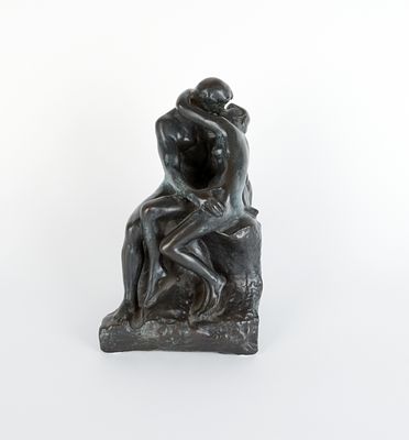 Rodin, nach Auguste: Der Kuss. Nach dem Original von Auguste Rodin Der Kuss Bronze; H 24 cm; 