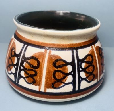 לפיד 
אגרטל בדוגמא יפיפייה . ציור יד . 
מצב מושלם .