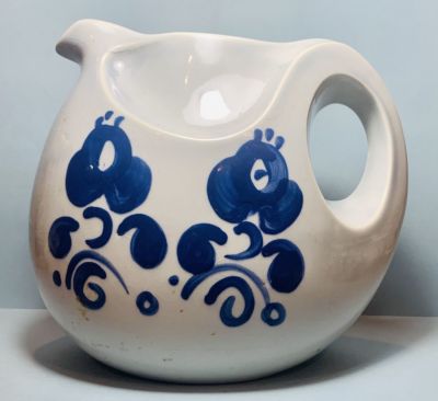 לפיד ערבסק 
קנקן גדול מאוד בצורה מיוחדת מאוד . עיצוב דבי גזית. 
חתום + שם האמנית 