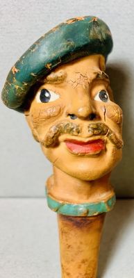 מאייר - Mayer 
פקק לבקבוק יין מגומי . 
שנות ה50-60. חתום .