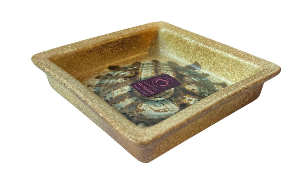 לפיד - FREE 
צלחת נוי מרובעת 
12.5*12.5 סמ 
חתום