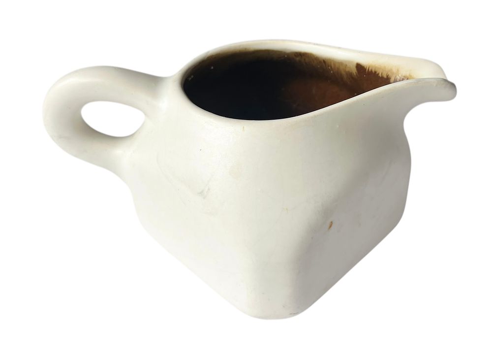 בית היוצר - צבי - חלבון 
חלבון לבן בעיצוב צבי בן אמיתי 
שנות ה70