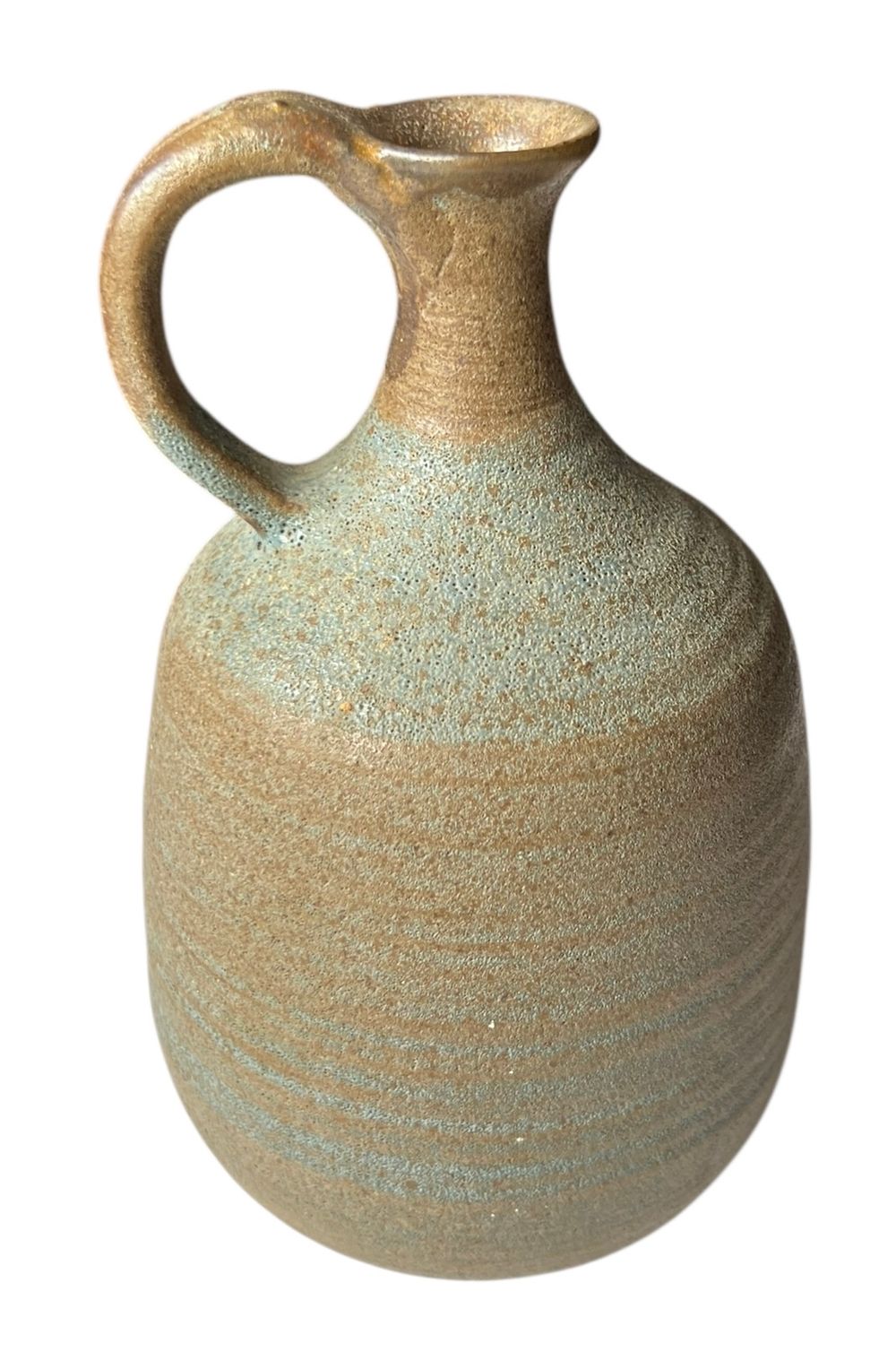 יהודית רמת יוחנן - אגרטל קטן עם ידית 
אגרטל לפרח יחיד 
16*9 סמ 
חתום