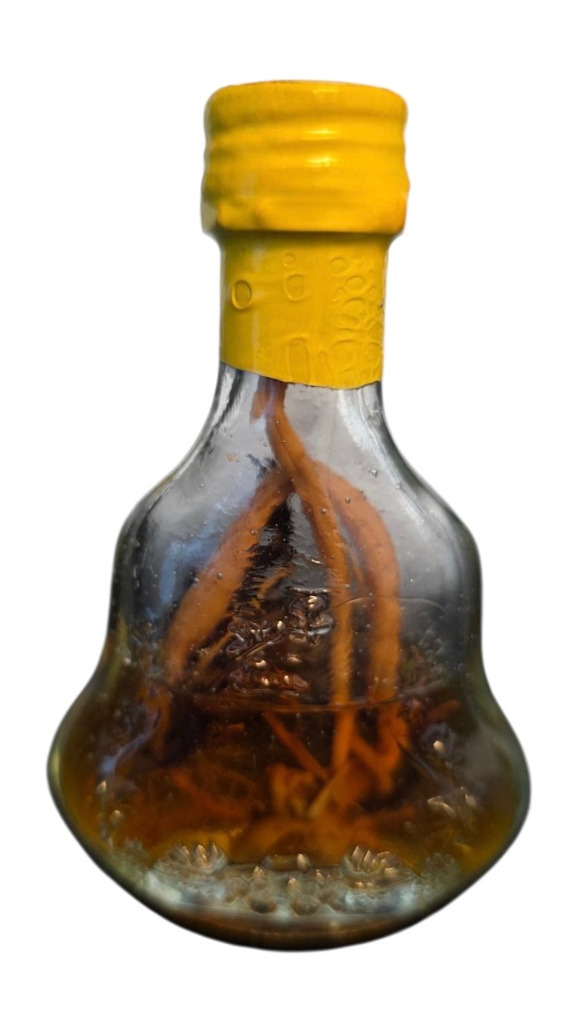 יין מיניאטורה - עקרב - סין 
יין אורז סיני - מיוצר מהשריית עקרב שלם באלכוהול - סגולה ברפואה הסינית