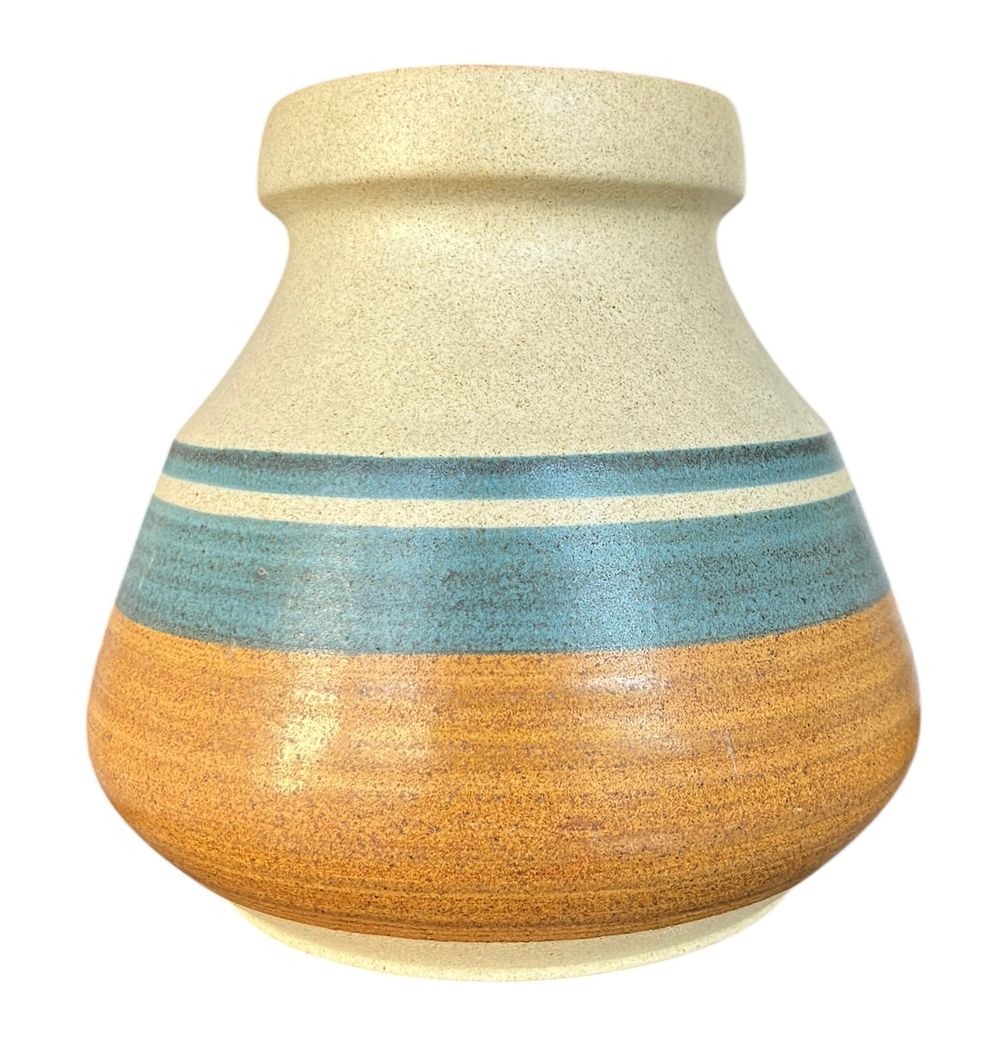 לפיד - פסים חומים 
אגרטל בינוני 
חתום 
20*21 סמ