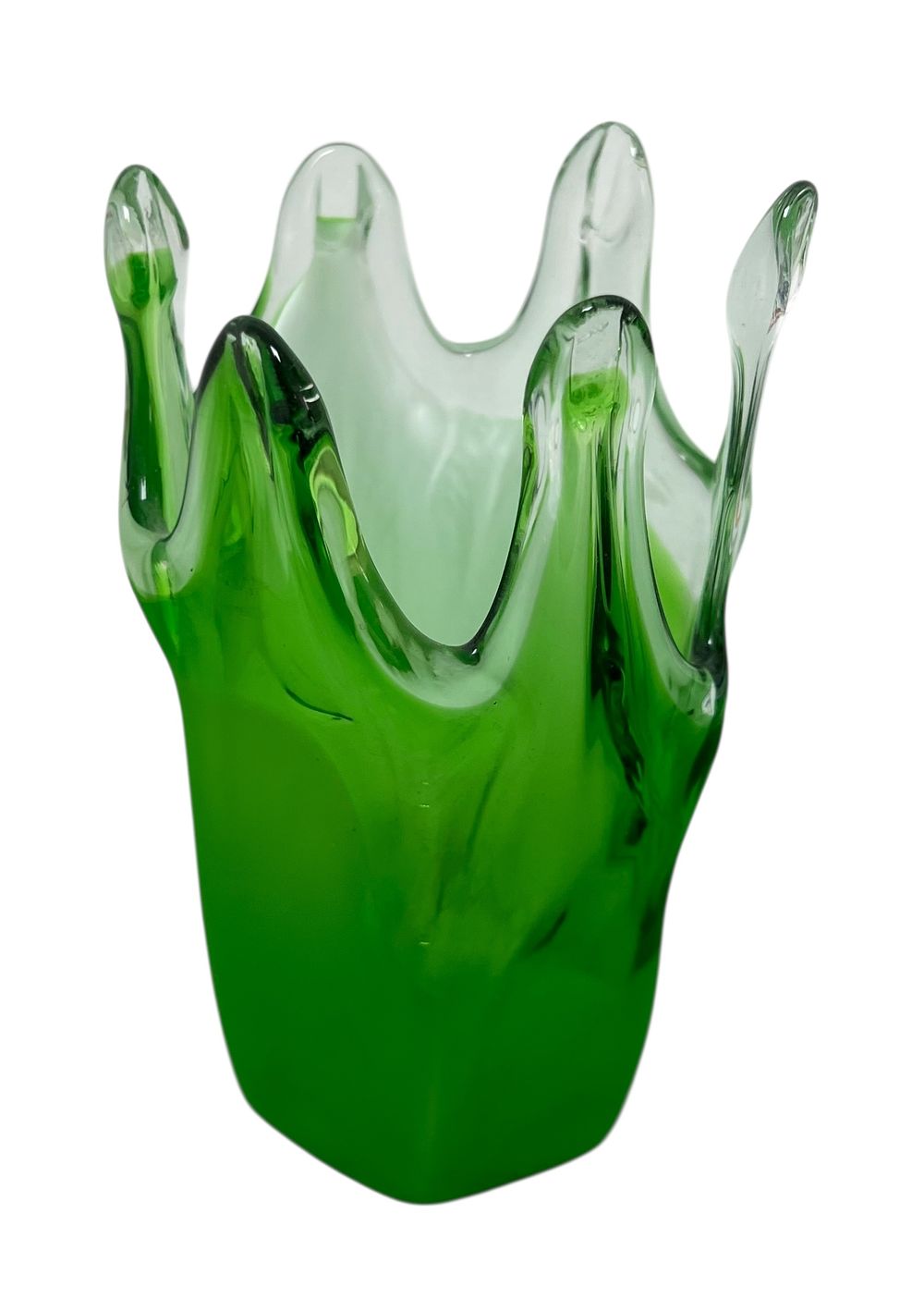 זכוכית מורנו - MURANO - אגרטל קטן 
אגרטל זכוכית חופשית בסגנון אורגני 
גוונים ירוקים 
15*7 ס"מ