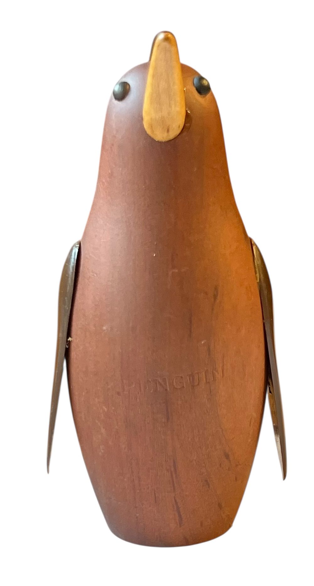 ROYAL PET - בובת עץ טיק יפנית 
פנגווין 
שנות ה - 60. 
תוצרת SENSHUKAI יפן. 
עיצוב בהשראה דנית 