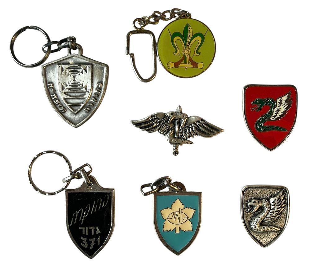 צה"ל - מחזיקי מפתחות/מדליות - לוט 7 מחזיקי מפתחות עם סמלי יחידות צבאיות 
גדוד 371, חטיבת 