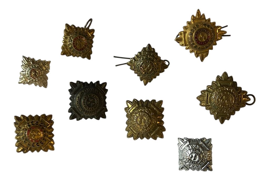 פלשתינה - לוט 9 כפתורים ישנים - חולצה/מעיל - בריטי 
עם סמלים ועיצובים המעידים על שימוש מבאי או 