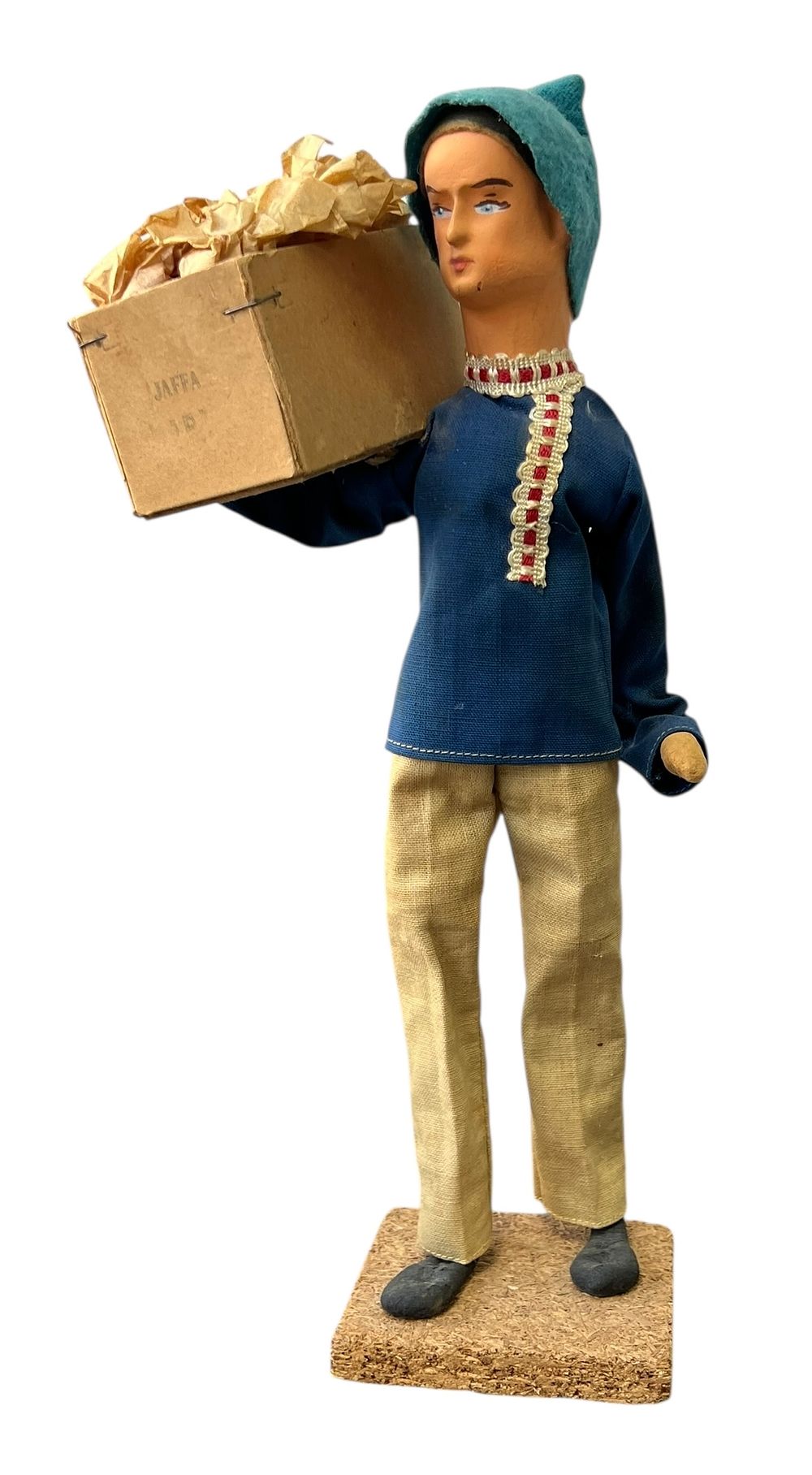 ישראליאנה - פיזנטי - נדיר!!! בובת עץ ובד גדולה 
בובה עשויה בעבודת יד, בדמות חלוץ נושא ארגז 