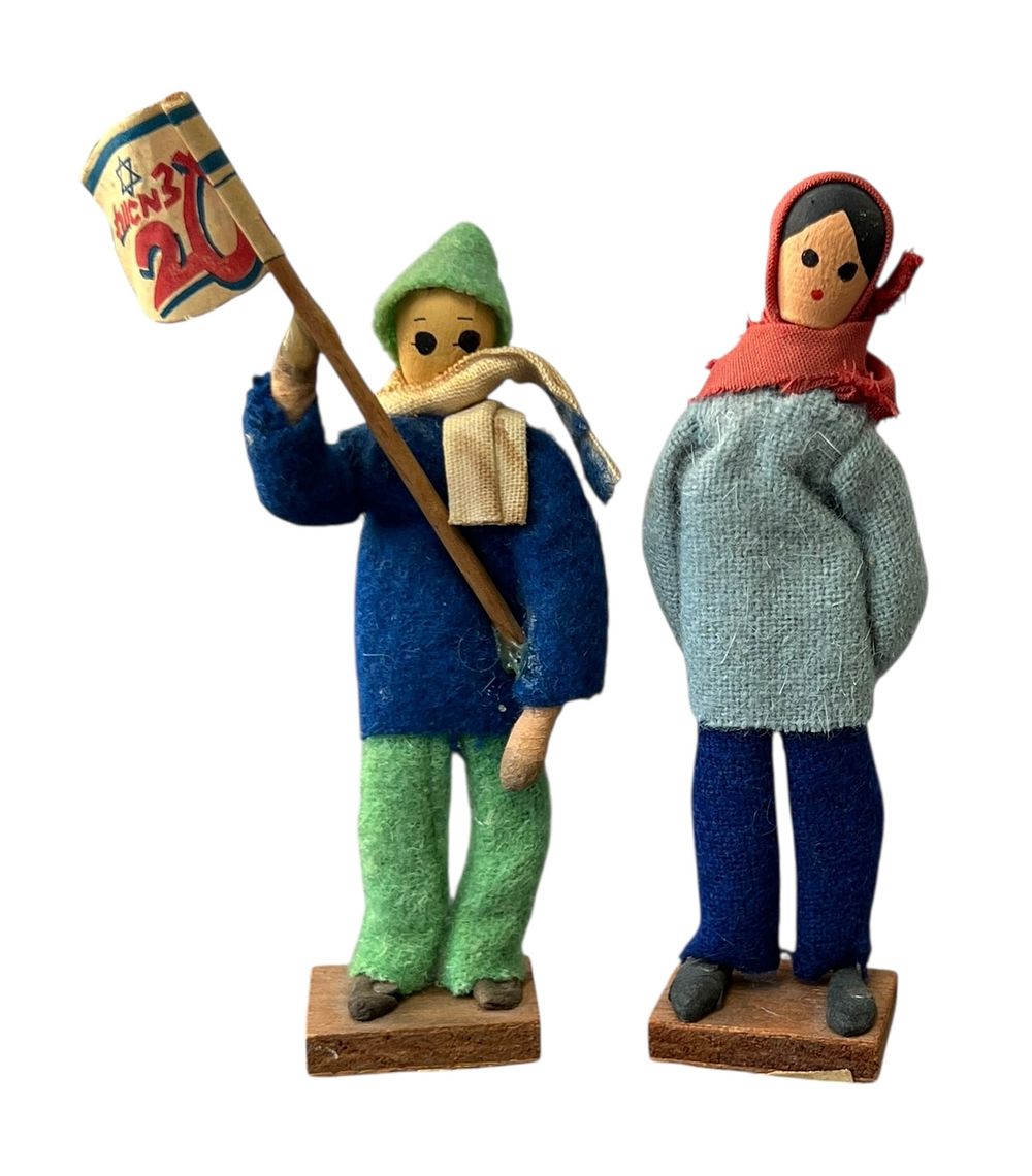 ישראליאנה - פיזנטי - נדיר!!! זוג בובות עץ ובד מיניאטוריות 
בובות העשויות בעבודת יד בדמות זוג 