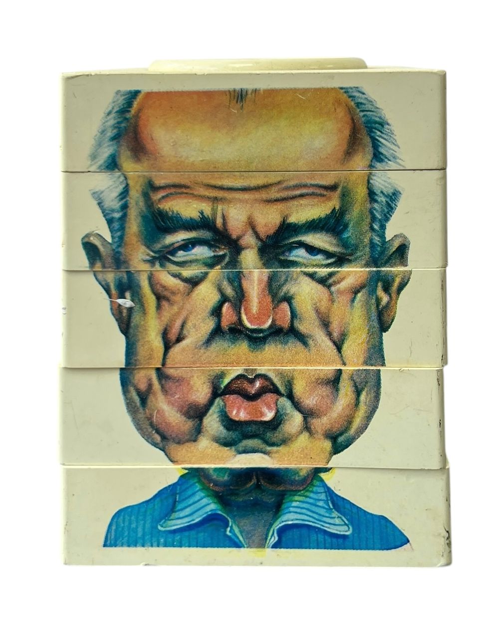 ישראליאנה - מתקן עטים 
מתקן עטים בסגנון קוביה הונגרית, על גבי כל פאה דמות מן ממשלת הרוטציה 