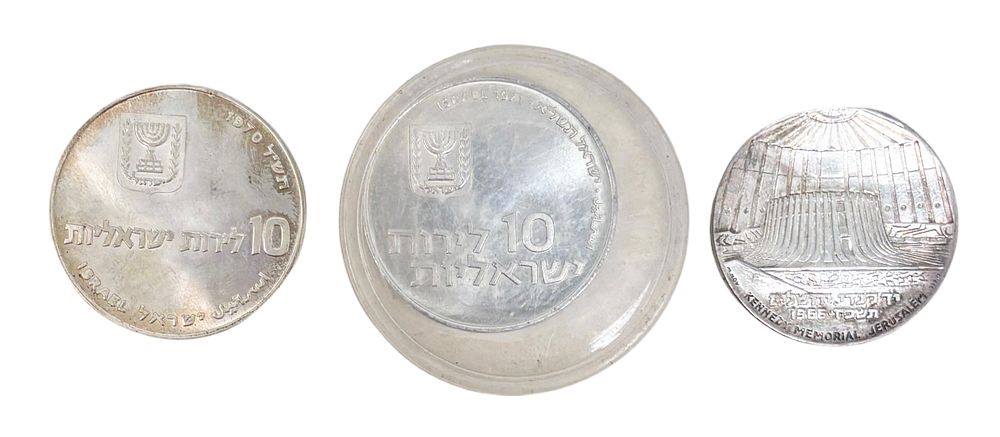 לוט 3 מטבעות כסף ישראלים 
סהכ 82 גרם.