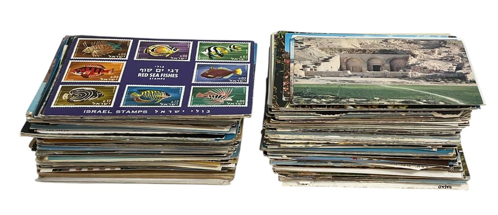 ישראליאנה - גלויות ישראליות 
לוט גדול מאד- מעל 350 גלויות. 
נופים, מצעדי צה"ל, אתרים, פרחים 