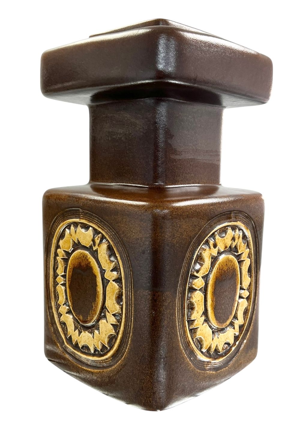 לא שכיח!!!בית היוצר - צבי - אגרטל ענק 
תבנית לא שכיחה בעיצוב של צבי בן אמיתי, שנות ה70 
עיטור 