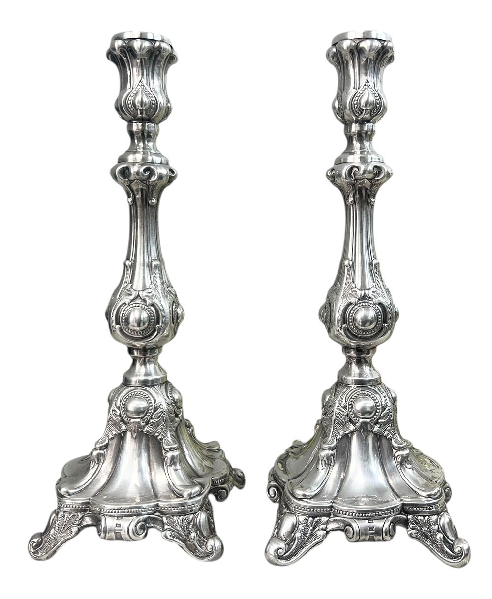 כסף ישראלי טהור - פמוטי שבת וינטג' 
סגנון פולני. משוערך שנות ה50. 
כסף 999 חתום Sharaby. 