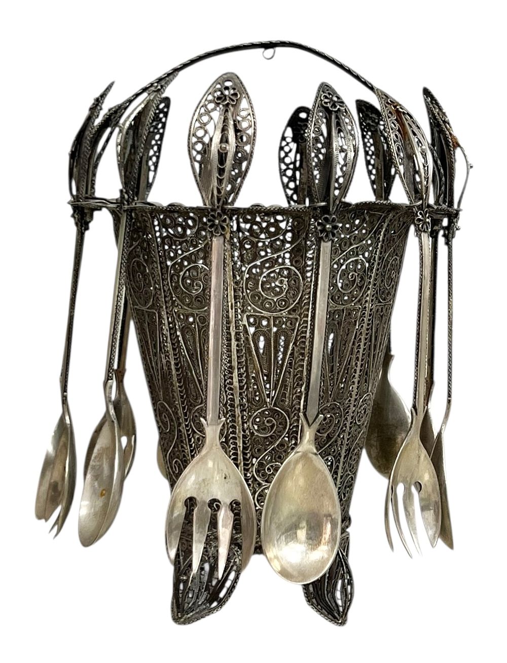 בצלאל מקורי שנות ה20 - כסף - סט סכום לקינוחים 
עבודת פיליגרן סופר איכותית. 
6 כפיות ו6 