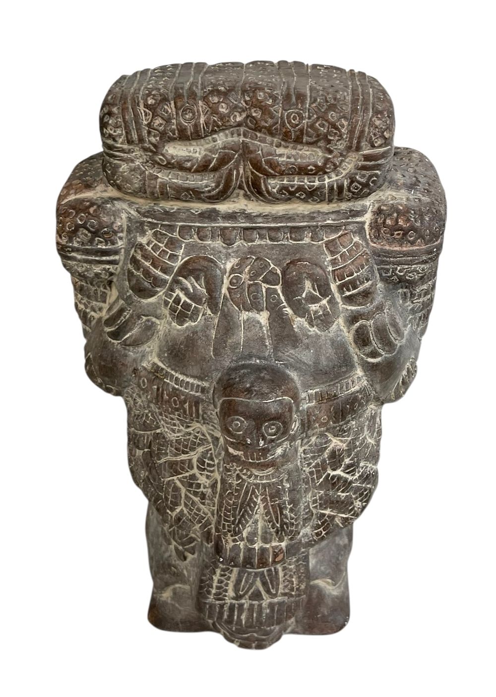 פסל חימר אצטקי - אל הארץ החיים והמוות 
חימר צבוע בעבודת יד 
גובה 31 ס"מ 
רוחב 26 ס"מ 
עומק 17 ס"מ