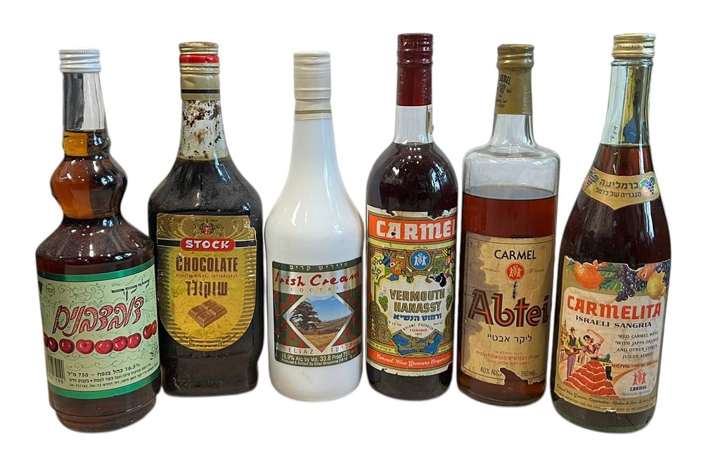 לוט 6 בקבוקי ליקר ישראלים כשרים מיקס 
יקבים ומצבים שונים.