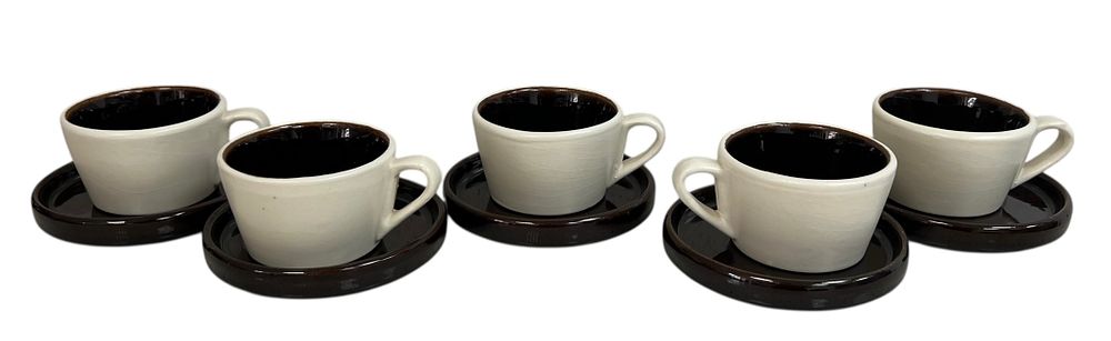 קרנת - סט 5 ספלי קפה/תה 
סט מלא 5 ספלים לבנים ו5 צלוחיות חומות 
ספל 5*8 סמ 
צלוחית קוטר 12 